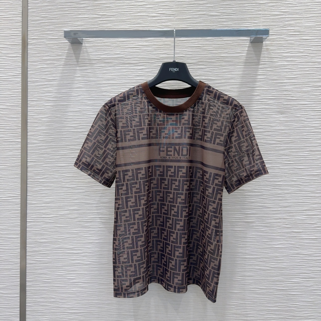 Transparent letter short sleeves