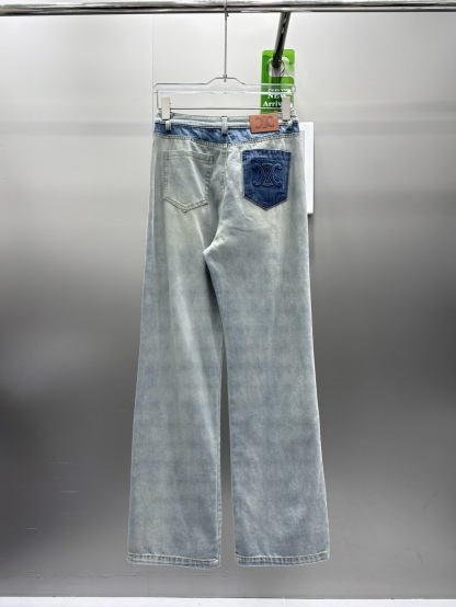 Straight jeans with contrast pockets
