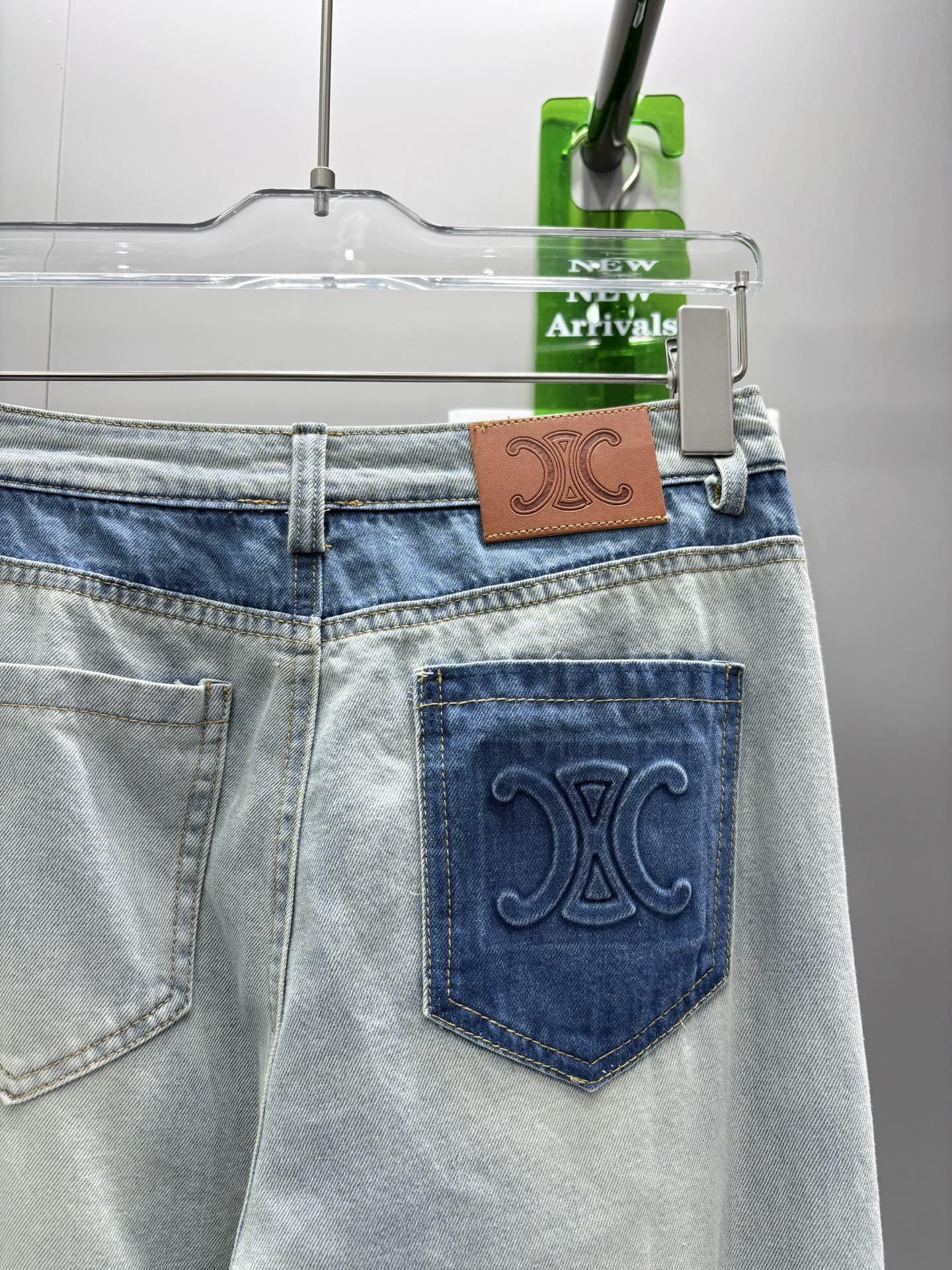 Straight jeans with contrast pockets