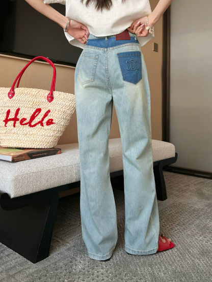 Straight jeans with contrast pockets