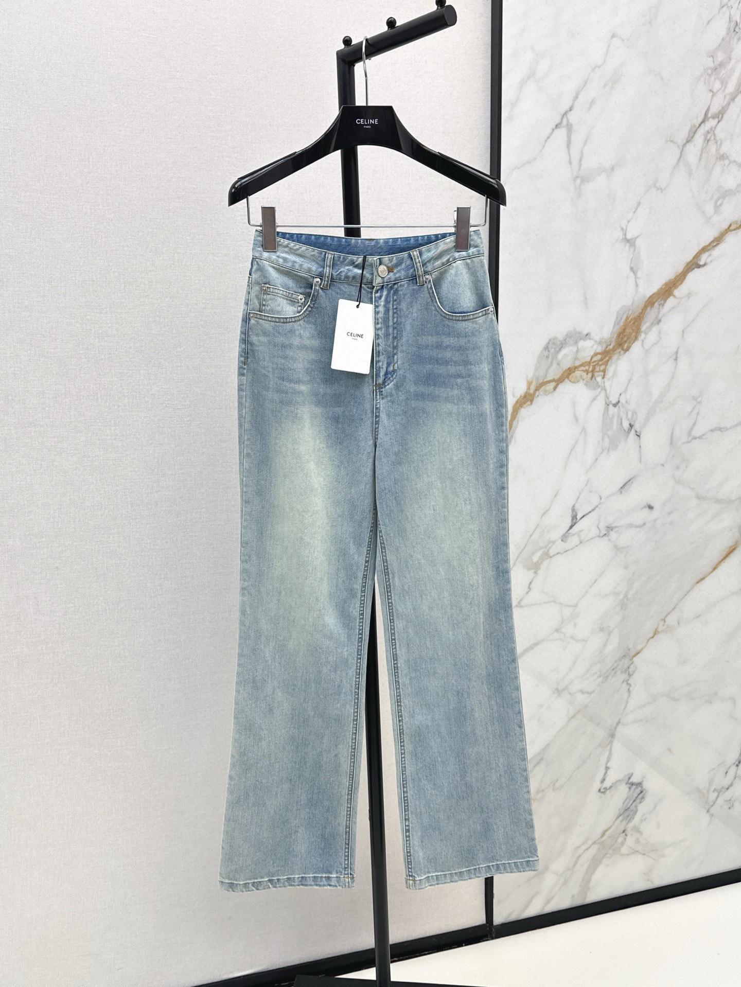 Straight jeans with contrast pockets