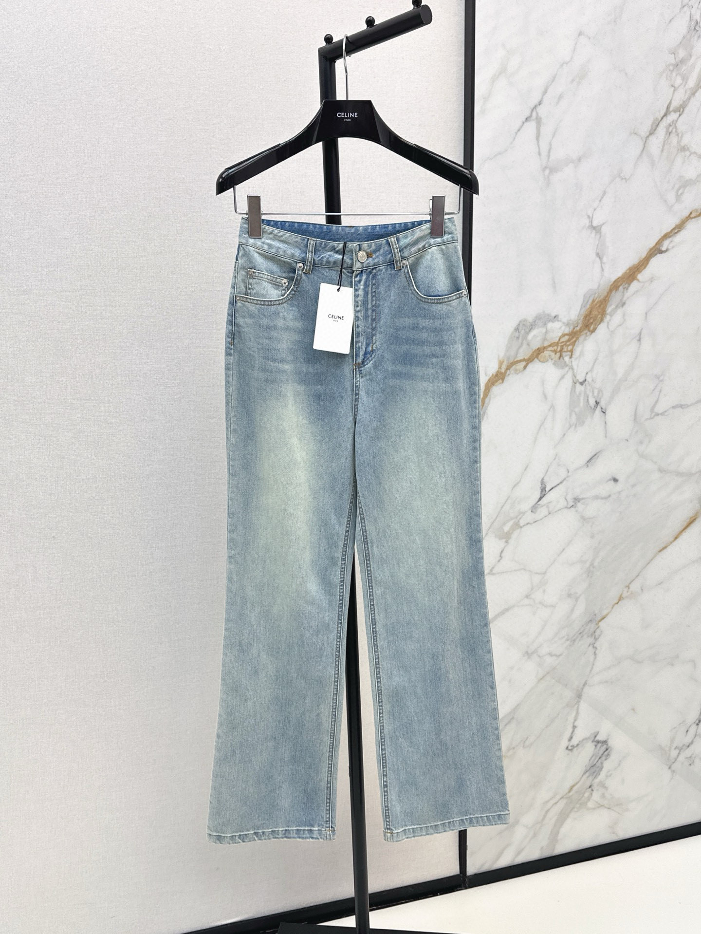 Straight jeans with contrast pockets