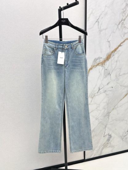 Straight jeans with contrast pockets