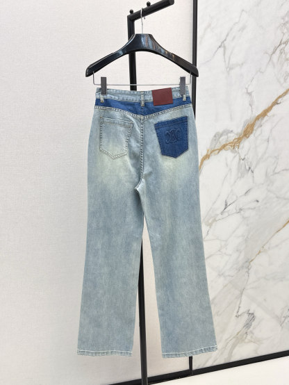 Straight jeans with contrast pockets