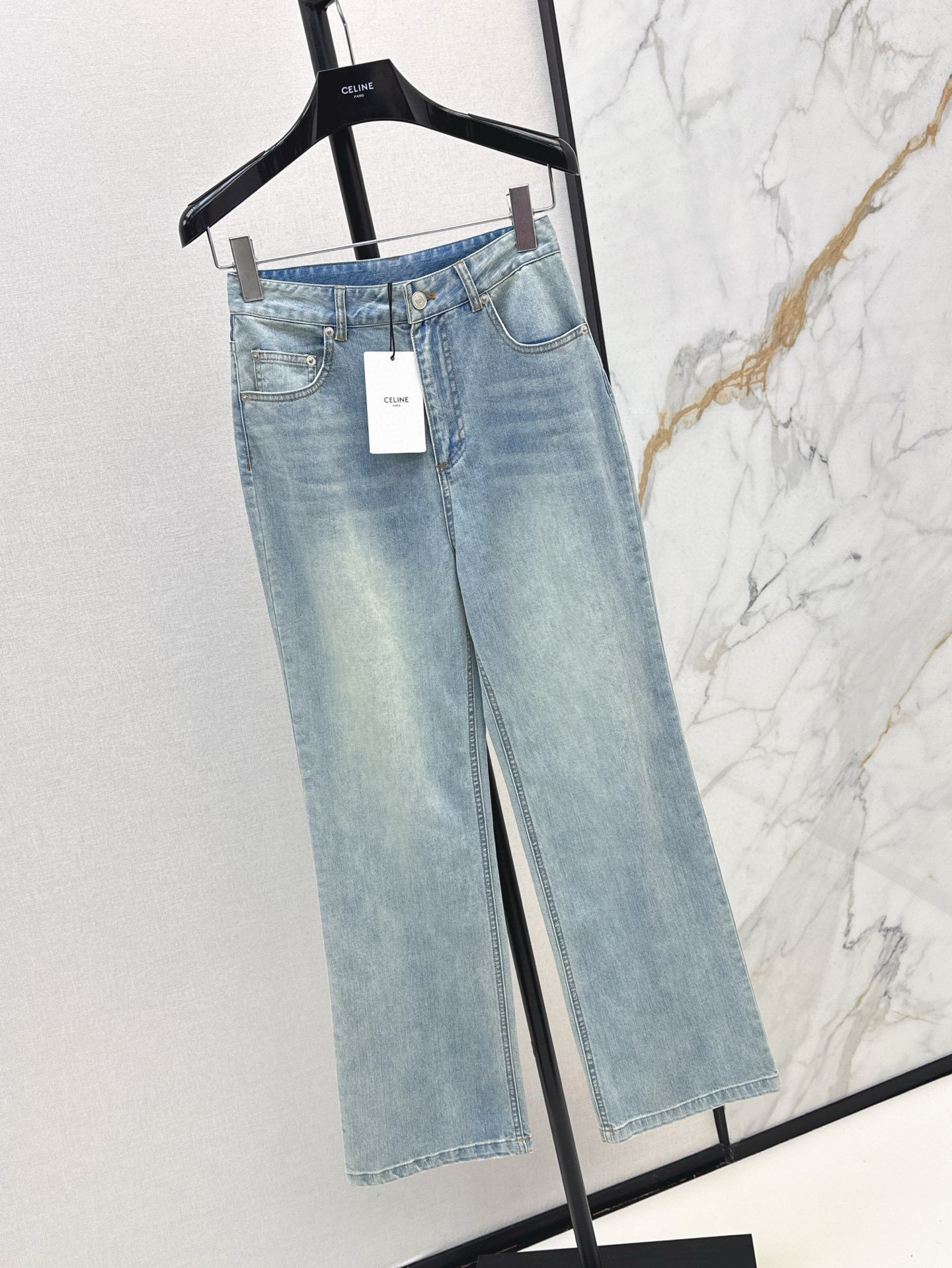 Straight jeans with contrast pockets