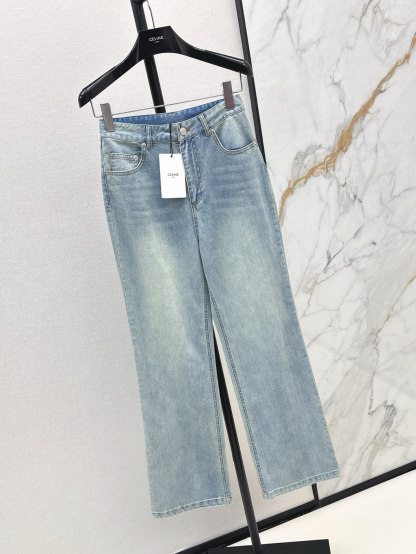 Straight jeans with contrast pockets