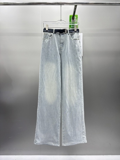 Back Pocket Embossed Lace Denim Pants