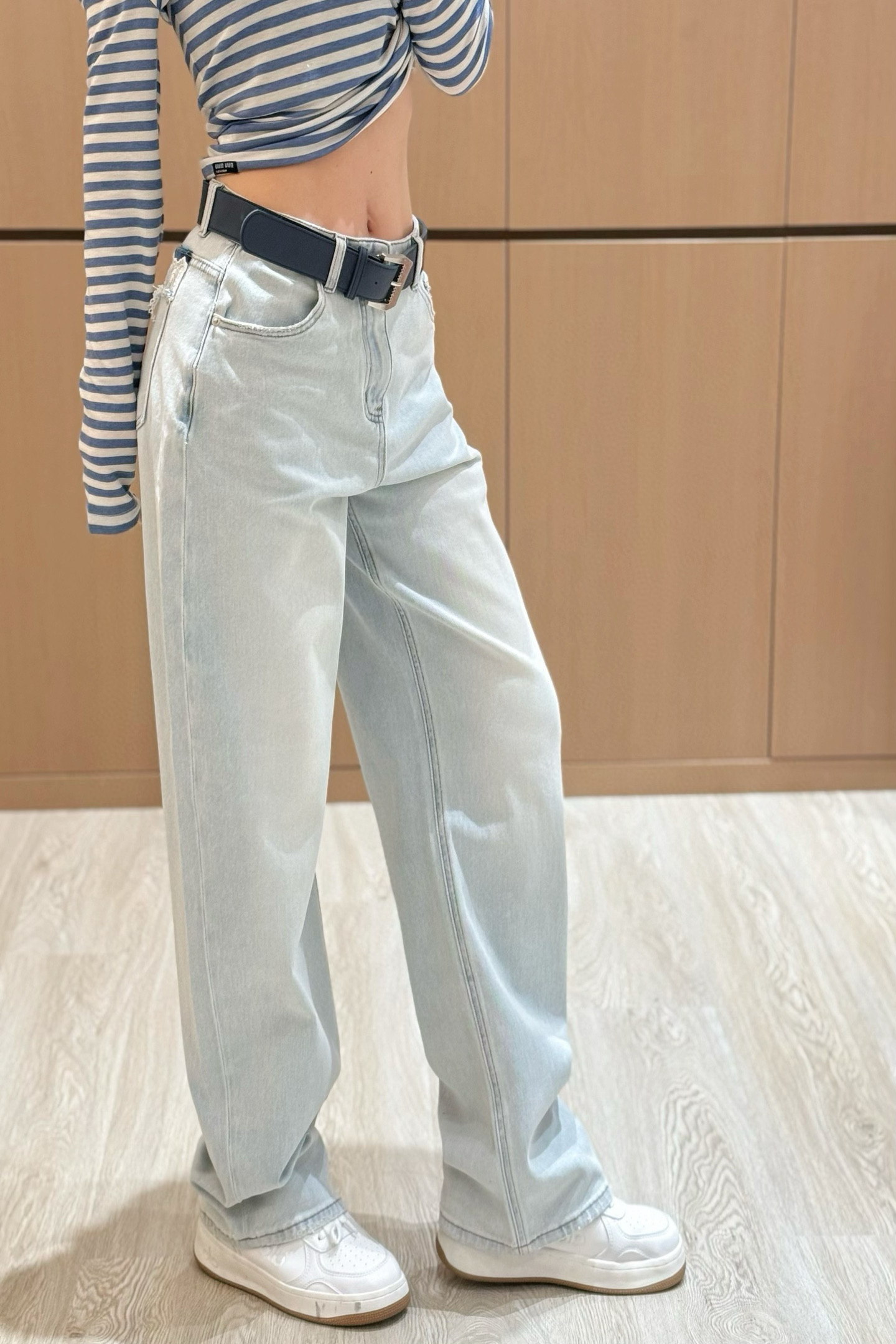 Back Pocket Embossed Lace Denim Pants