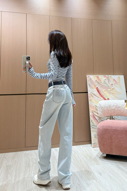 Back Pocket Embossed Lace Denim Pants