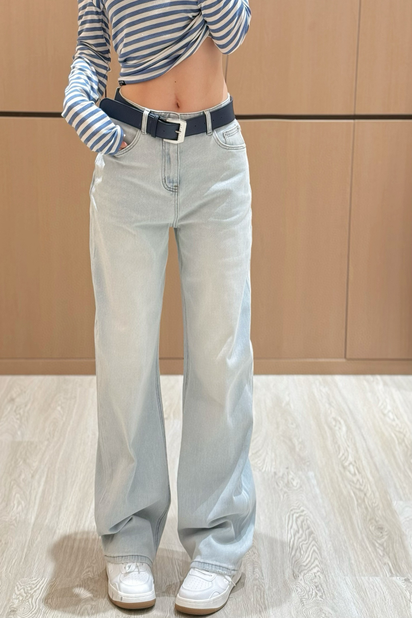 Back Pocket Embossed Lace Denim Pants