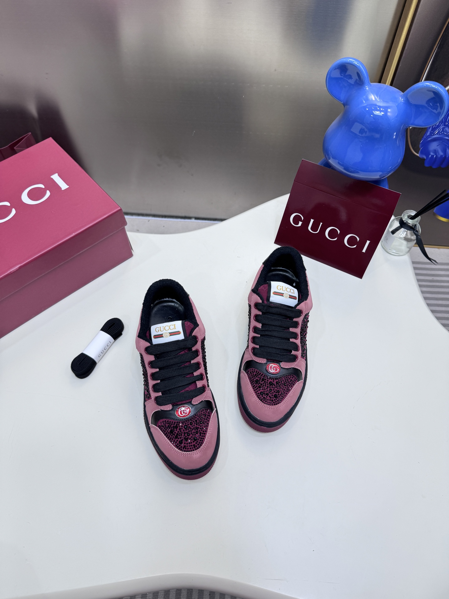 Distressed casual shoes with diamonds
