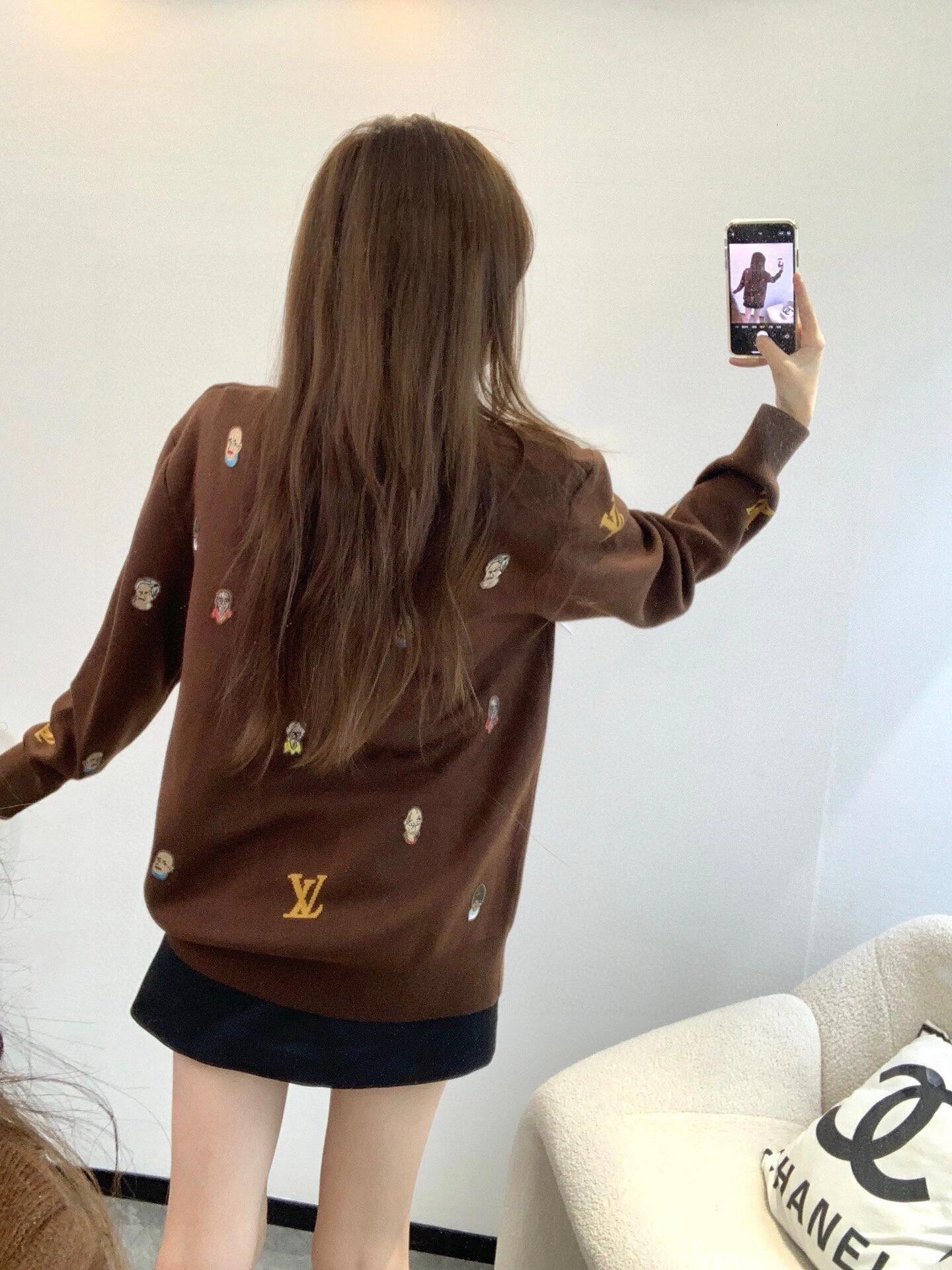V-neck knit cardigan Coffee