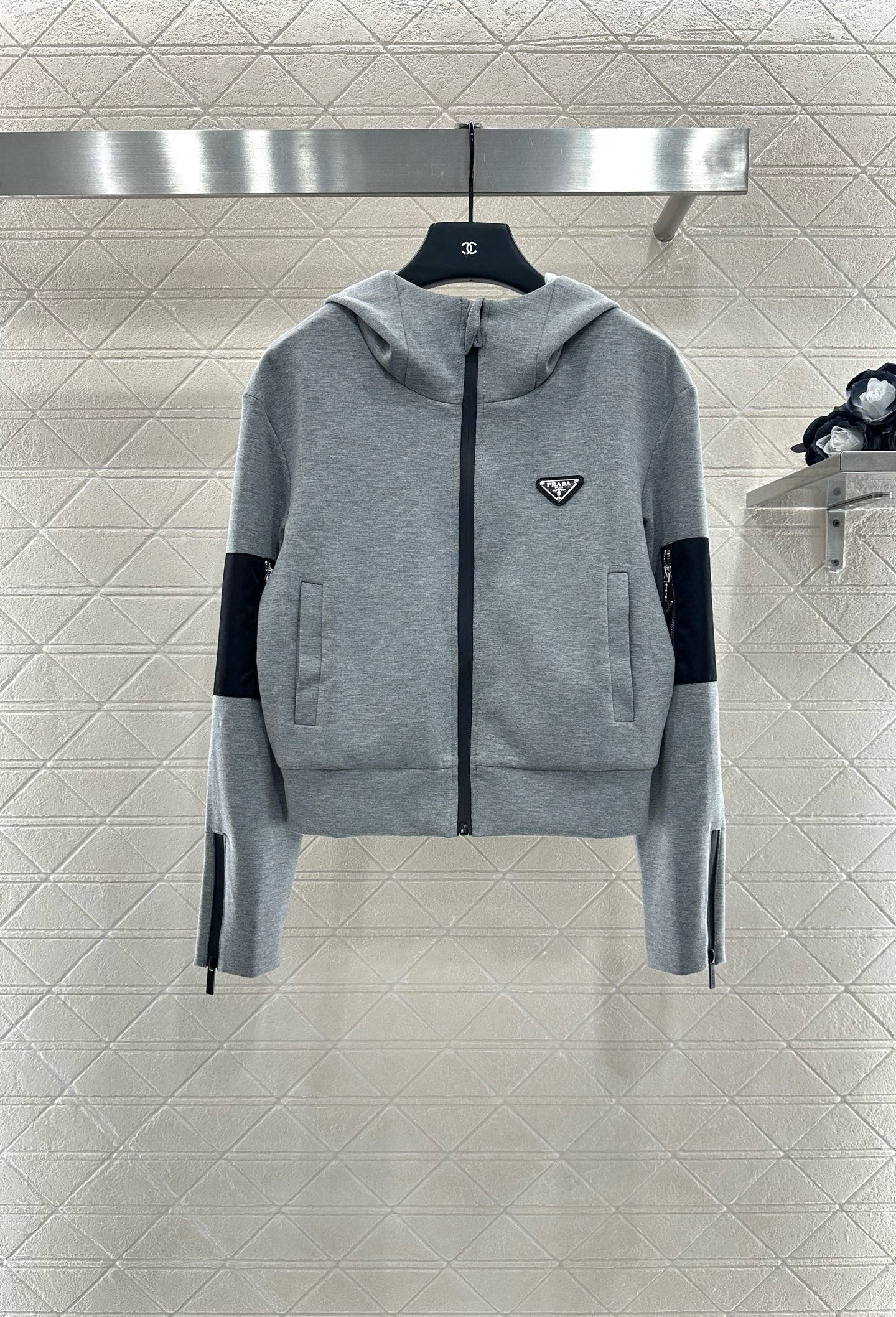 Hooded zip-up jacket