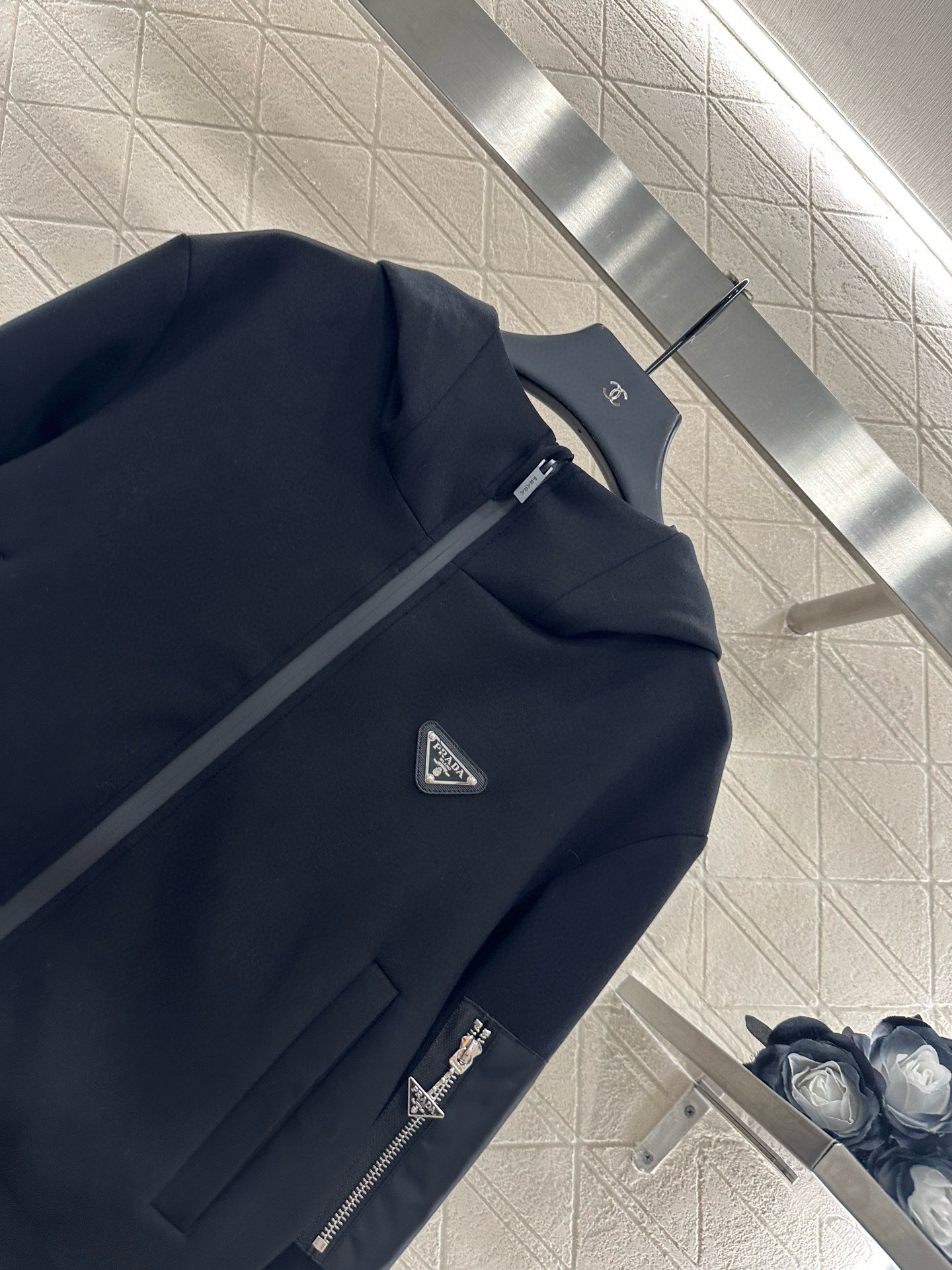 Hooded zip-up jacket