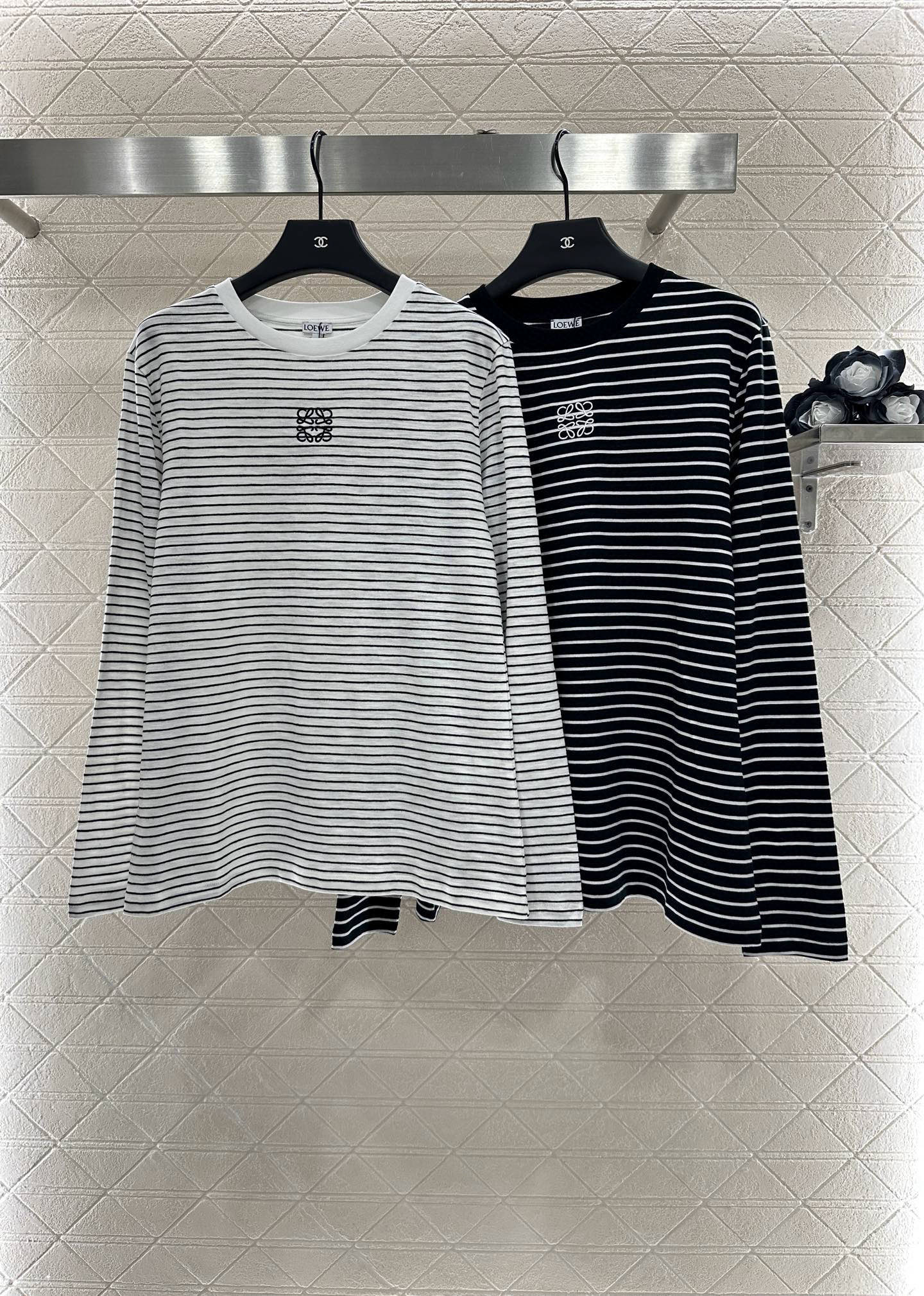 Striped crew neck long-sleeved top