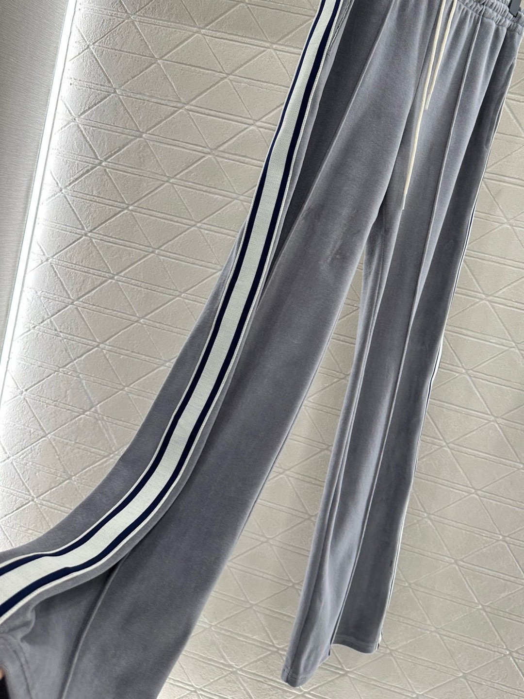 Zippered jacket and trousers set