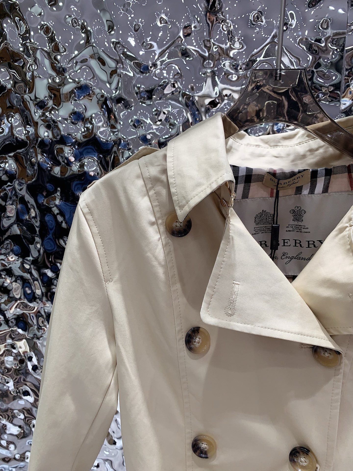 mid-length waterproof windbreaker