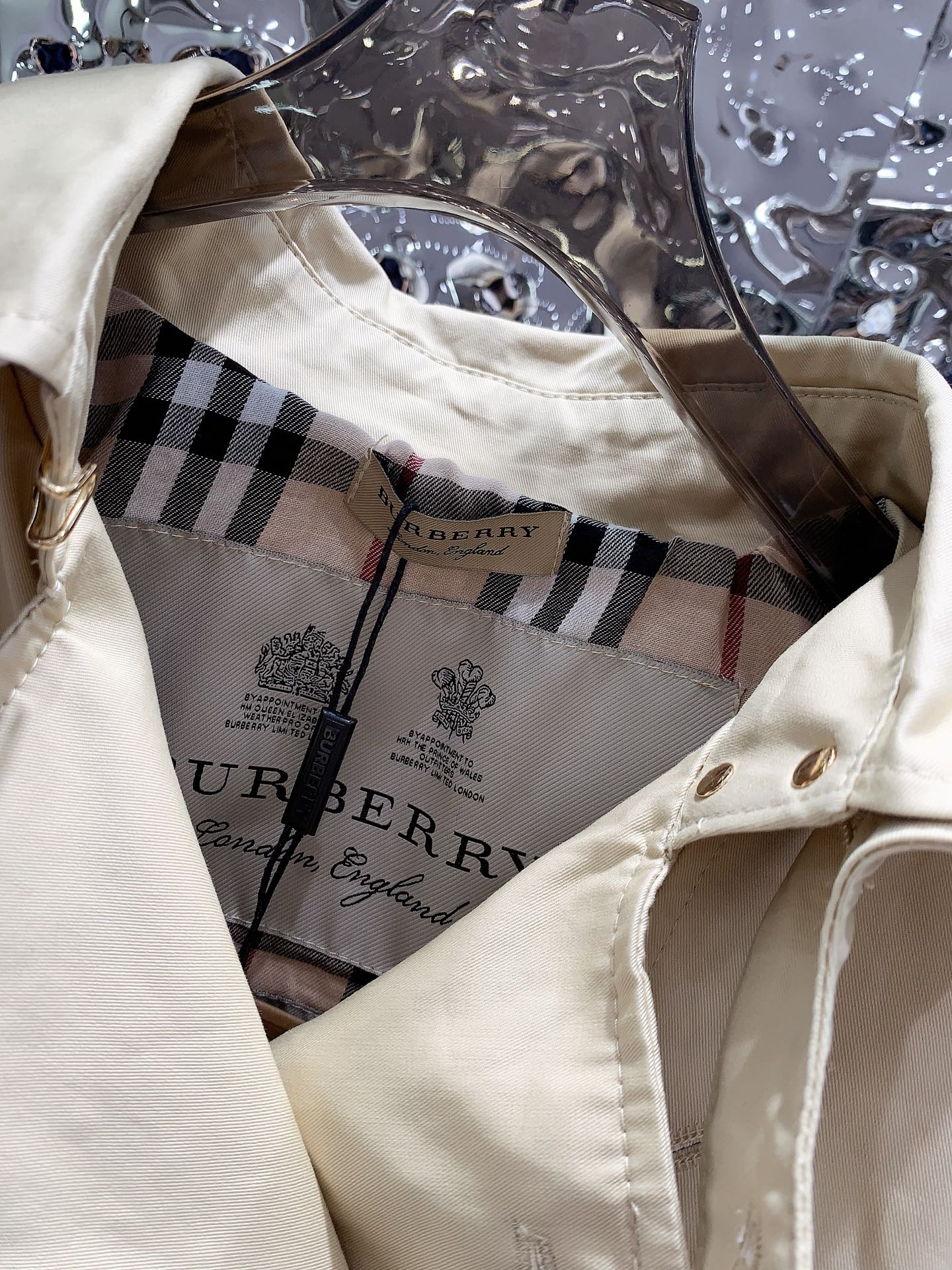 mid-length waterproof windbreaker