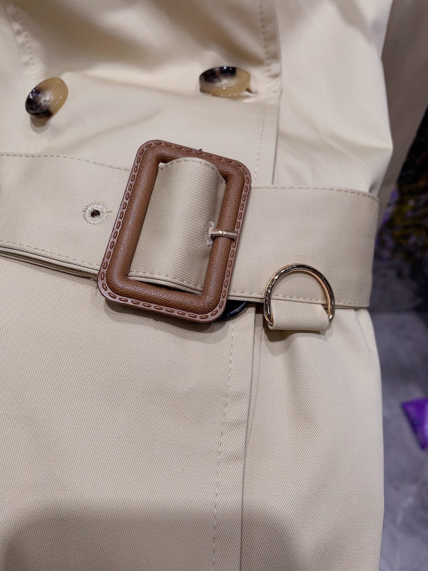 mid-length waterproof windbreaker