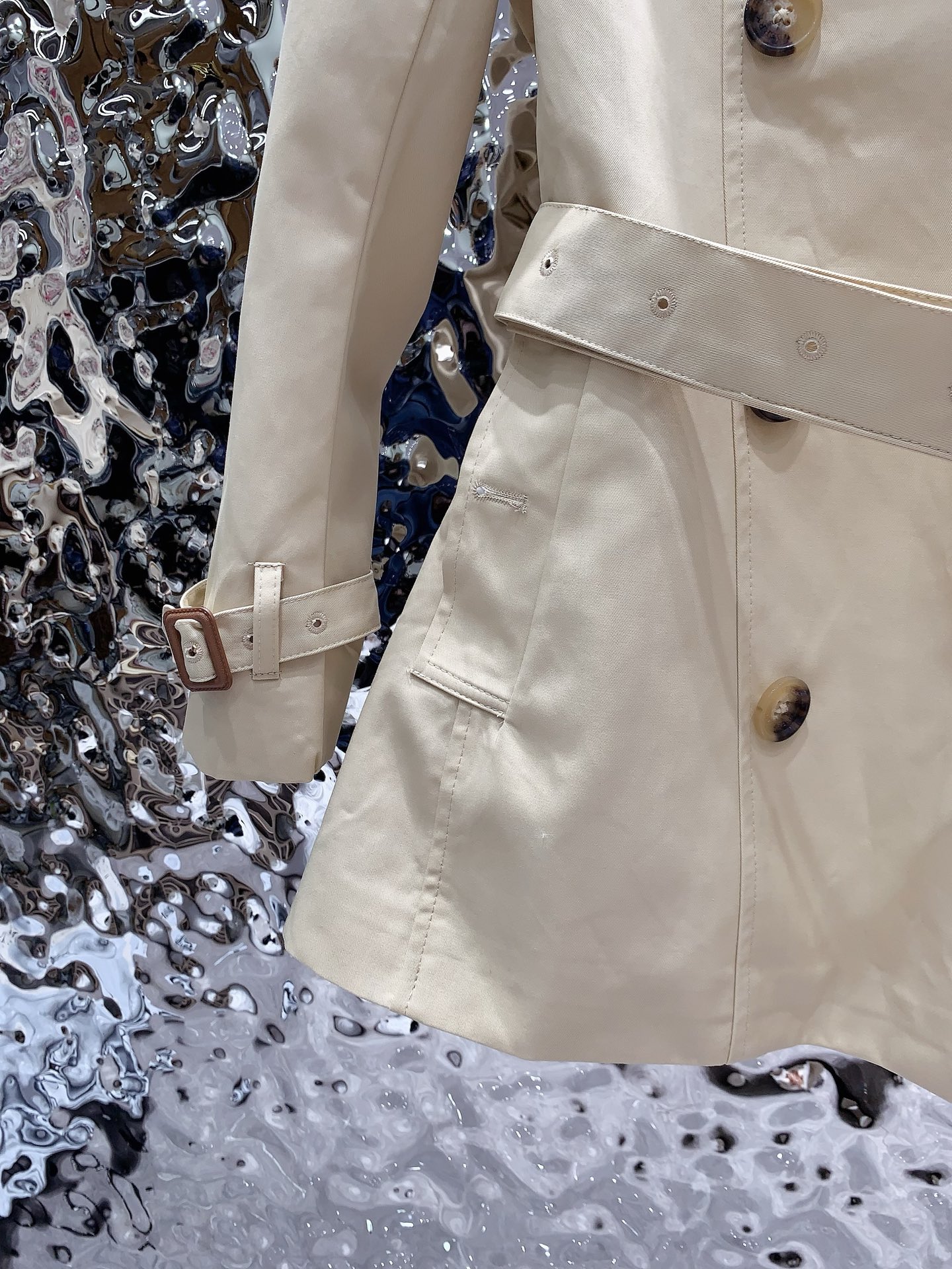 mid-length waterproof windbreaker