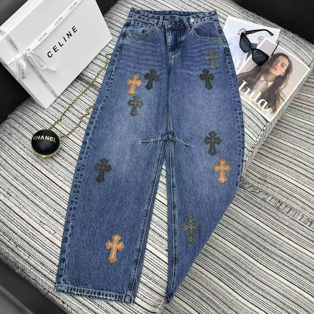 Cross-patch washed jeans