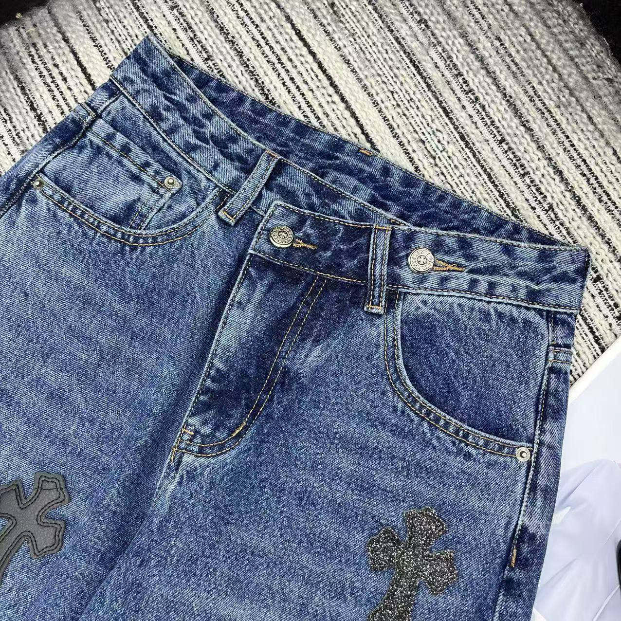 Cross-patch washed jeans