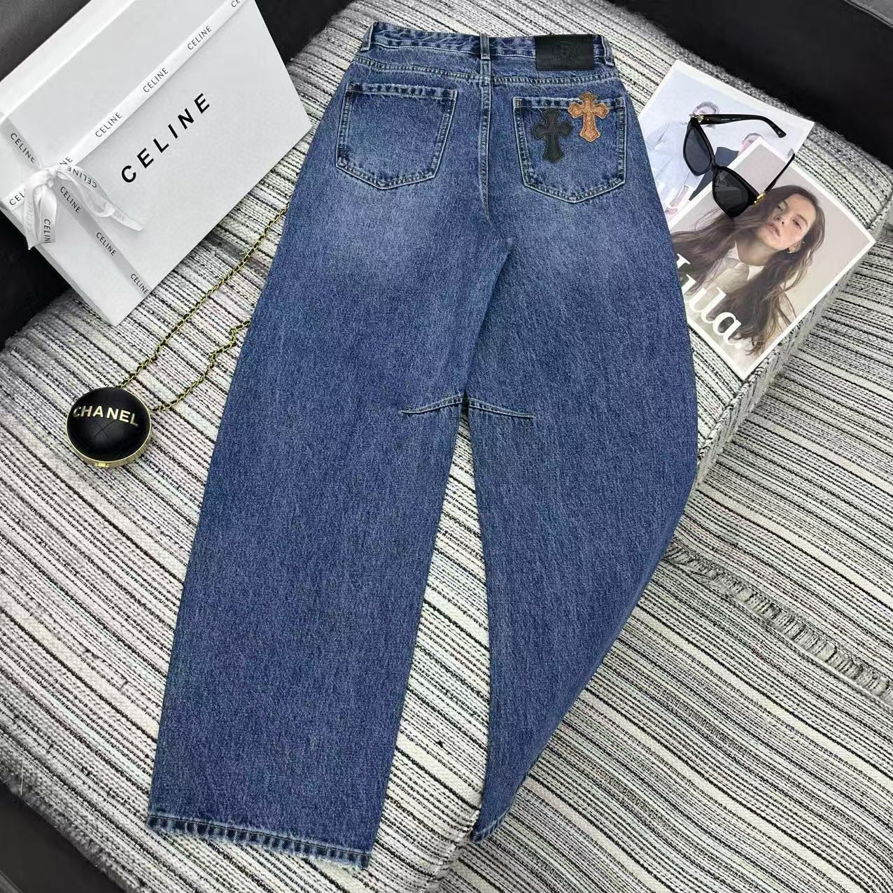 Cross-patch washed jeans