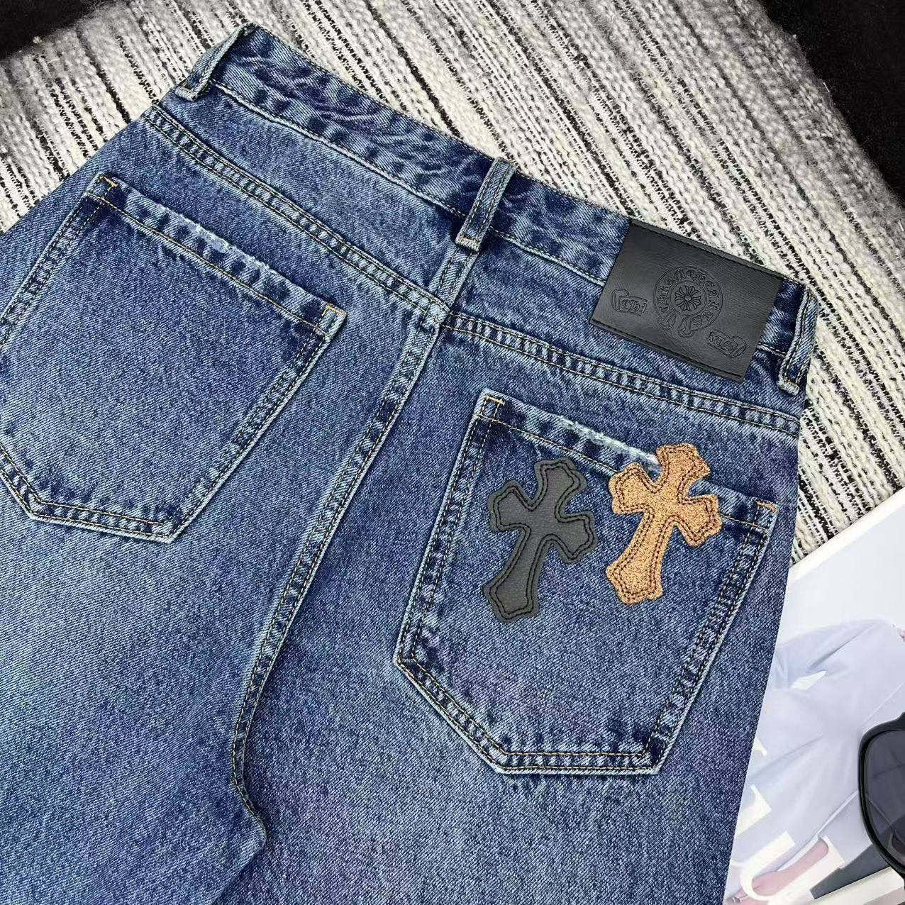 Cross-patch washed jeans