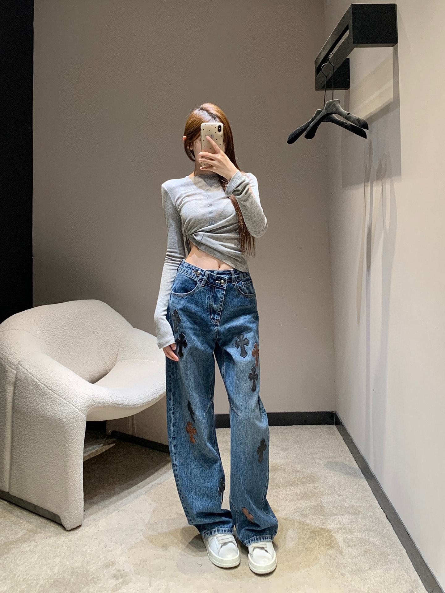 Cross-patch washed jeans