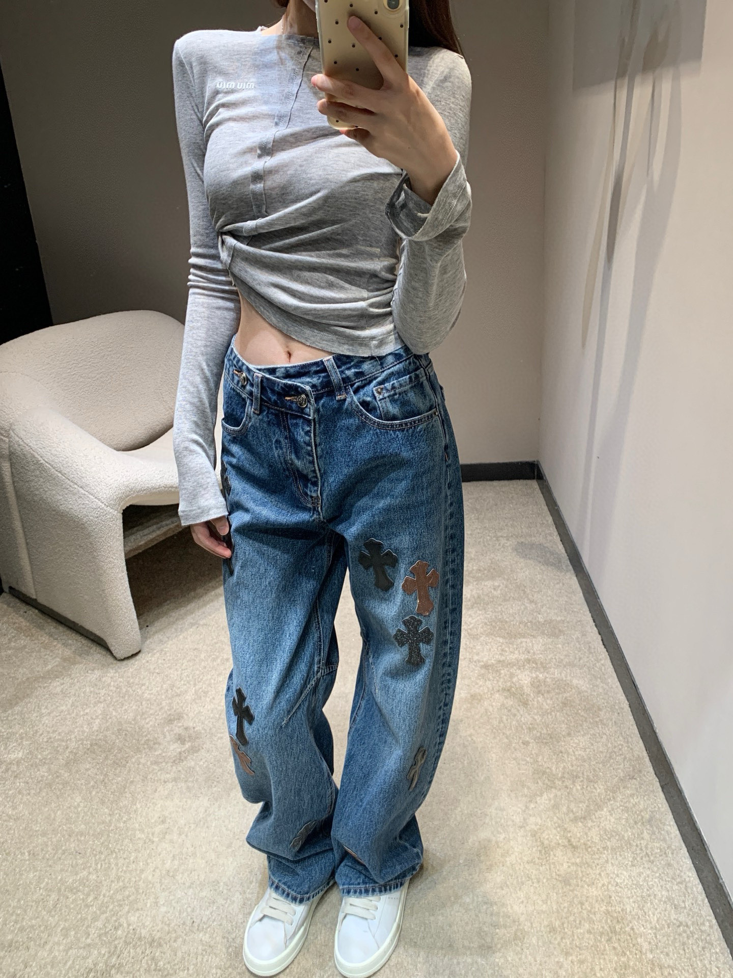 Cross-patch washed jeans