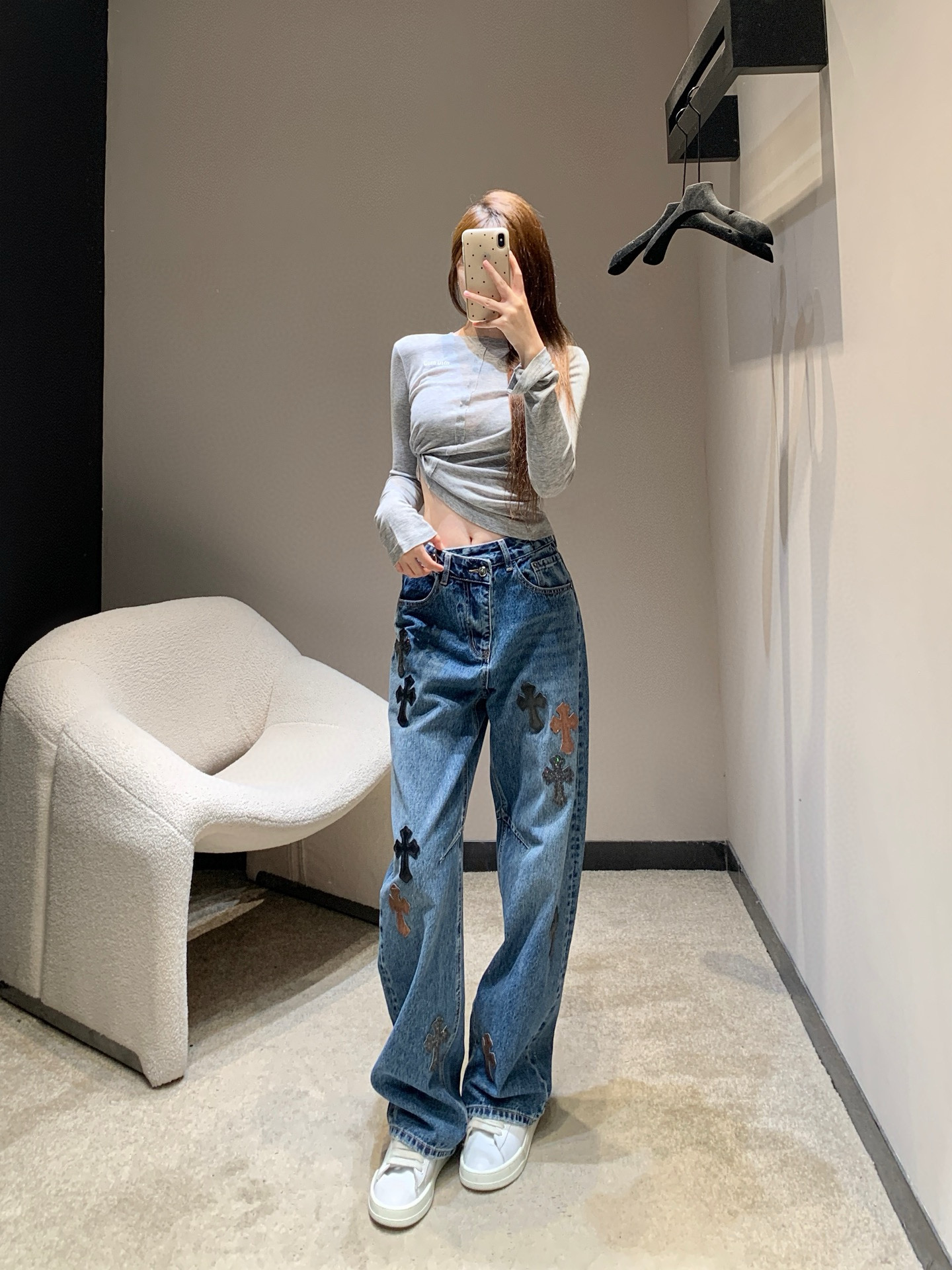 Cross-patch washed jeans
