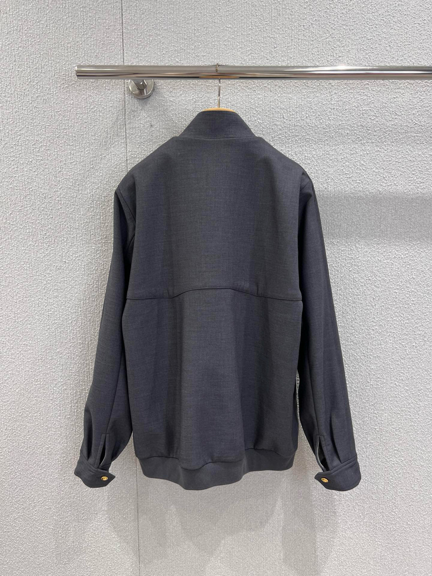 Stand-up collar appliqué zip-up jacket