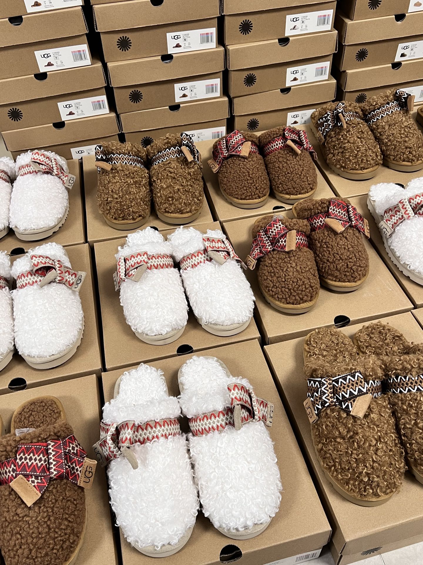 Curly House Slippers