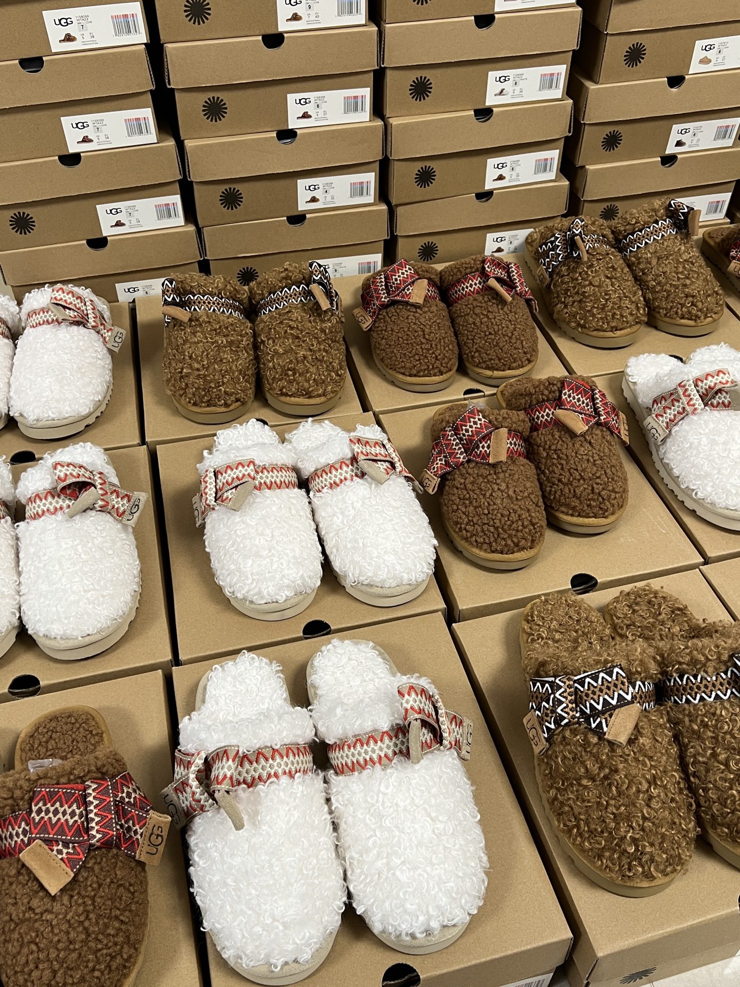 Curly House Slippers
