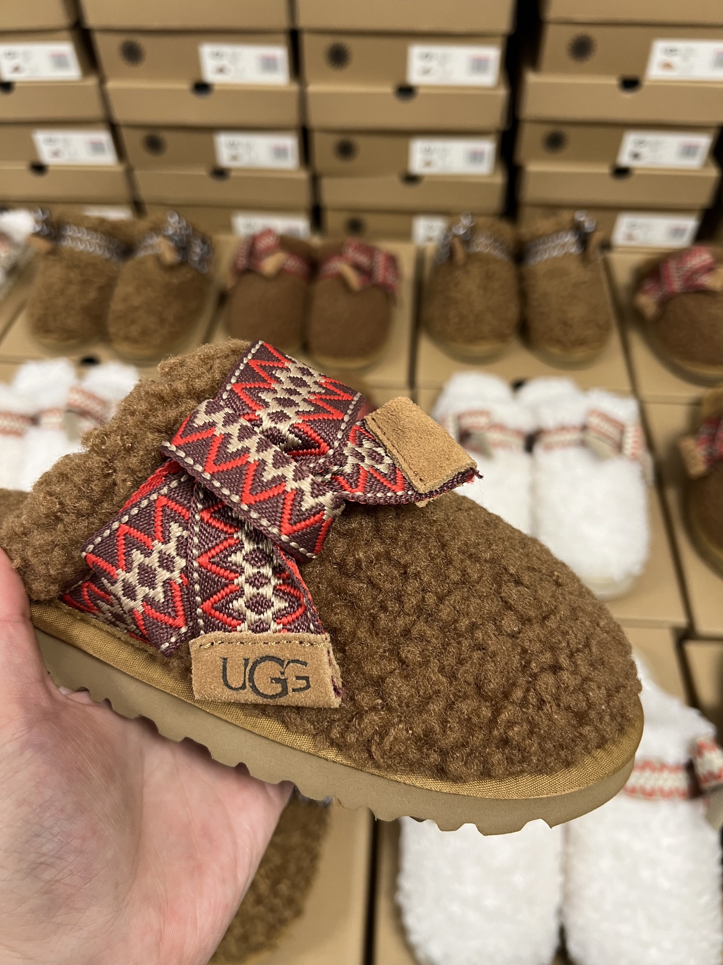 Curly House Slippers