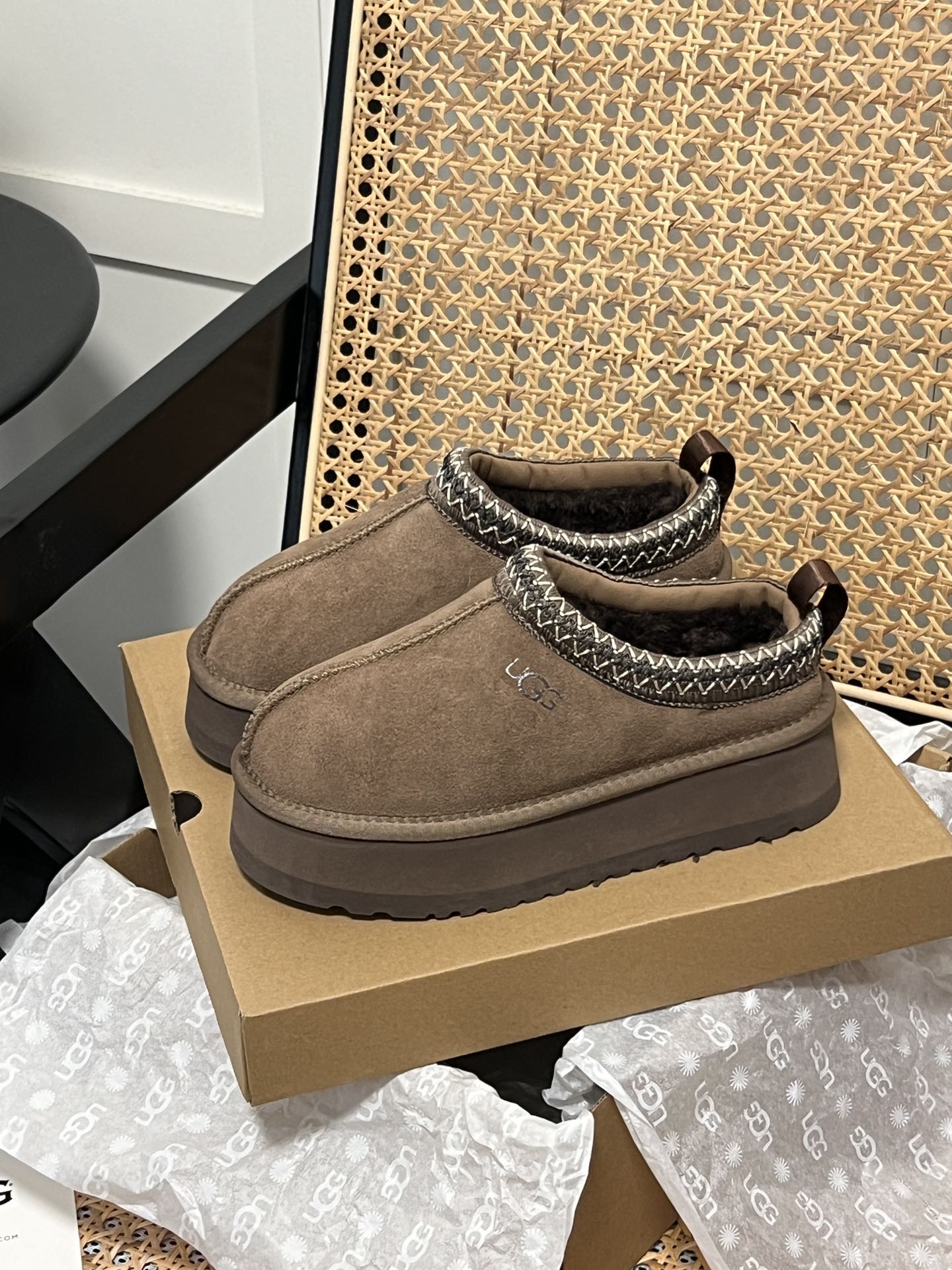 Winter thick-soled fur boots