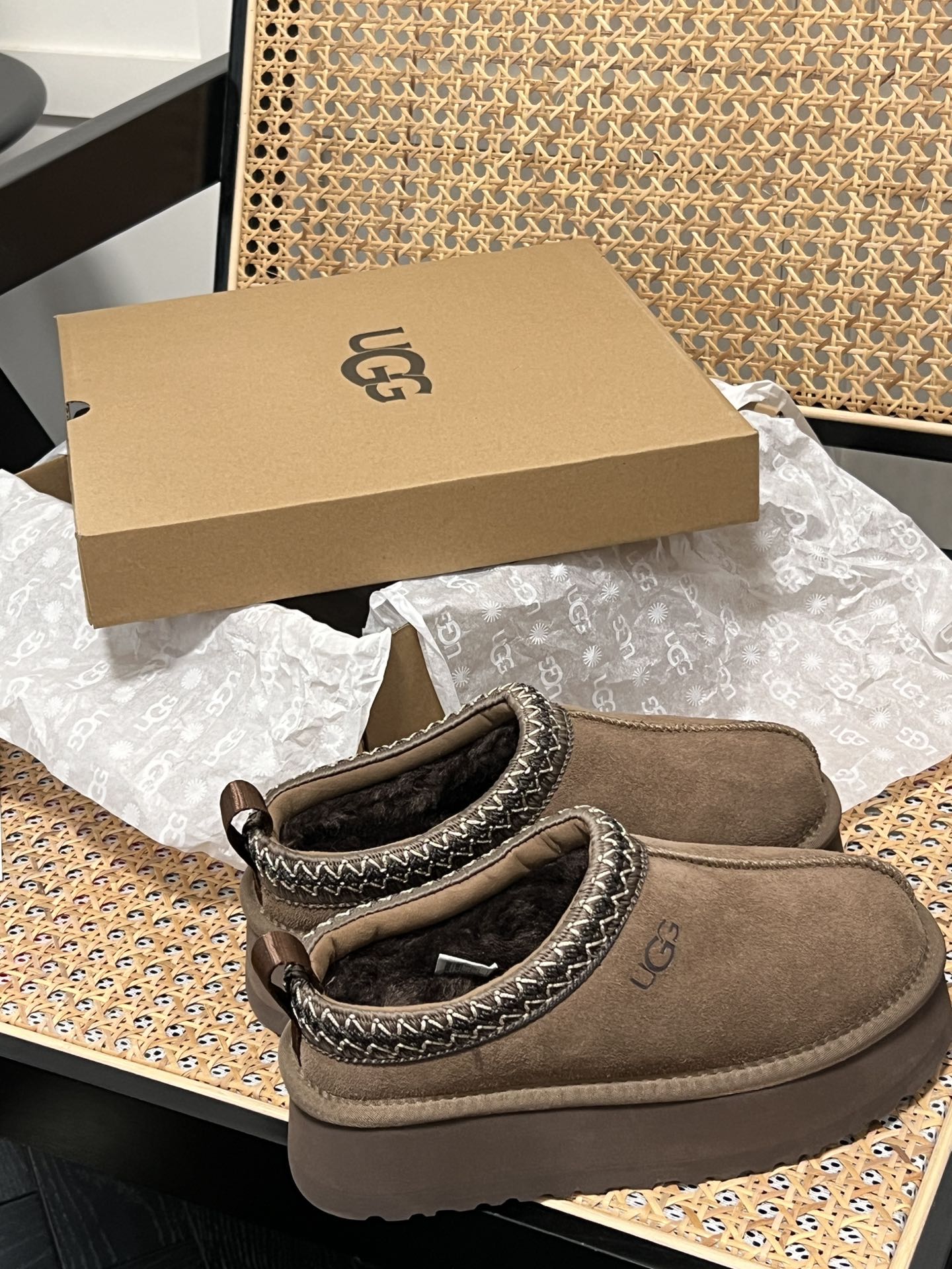 Winter thick-soled fur boots