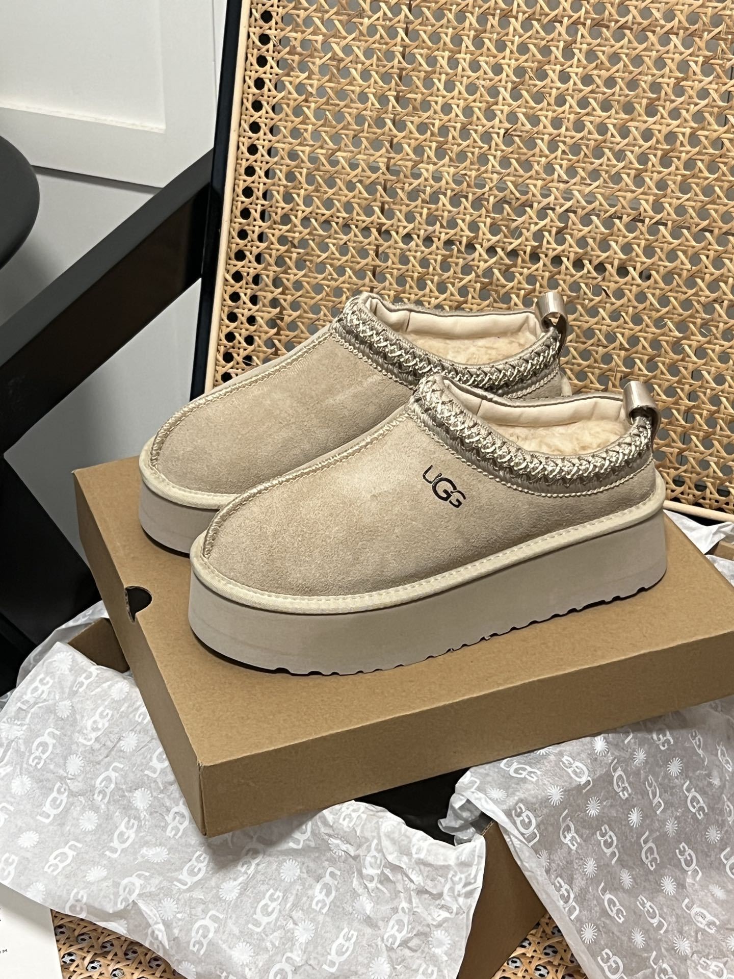 Winter thick-soled fur boots