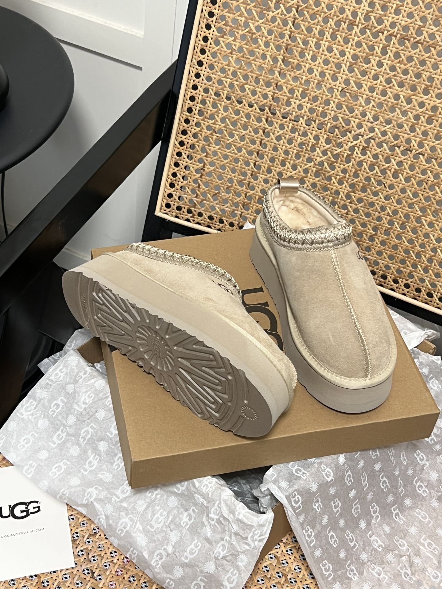 Winter thick-soled fur boots