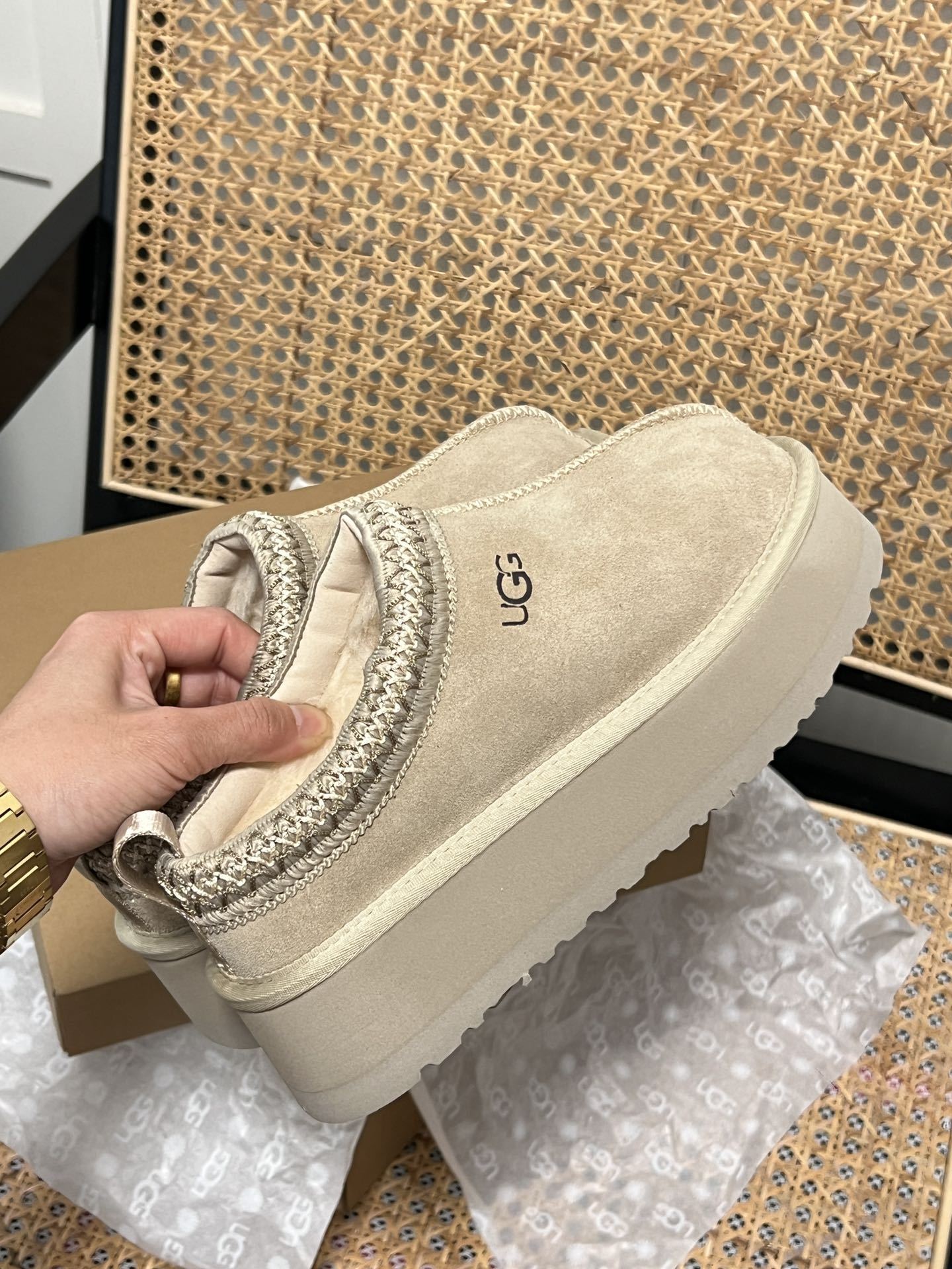 Winter thick-soled fur boots