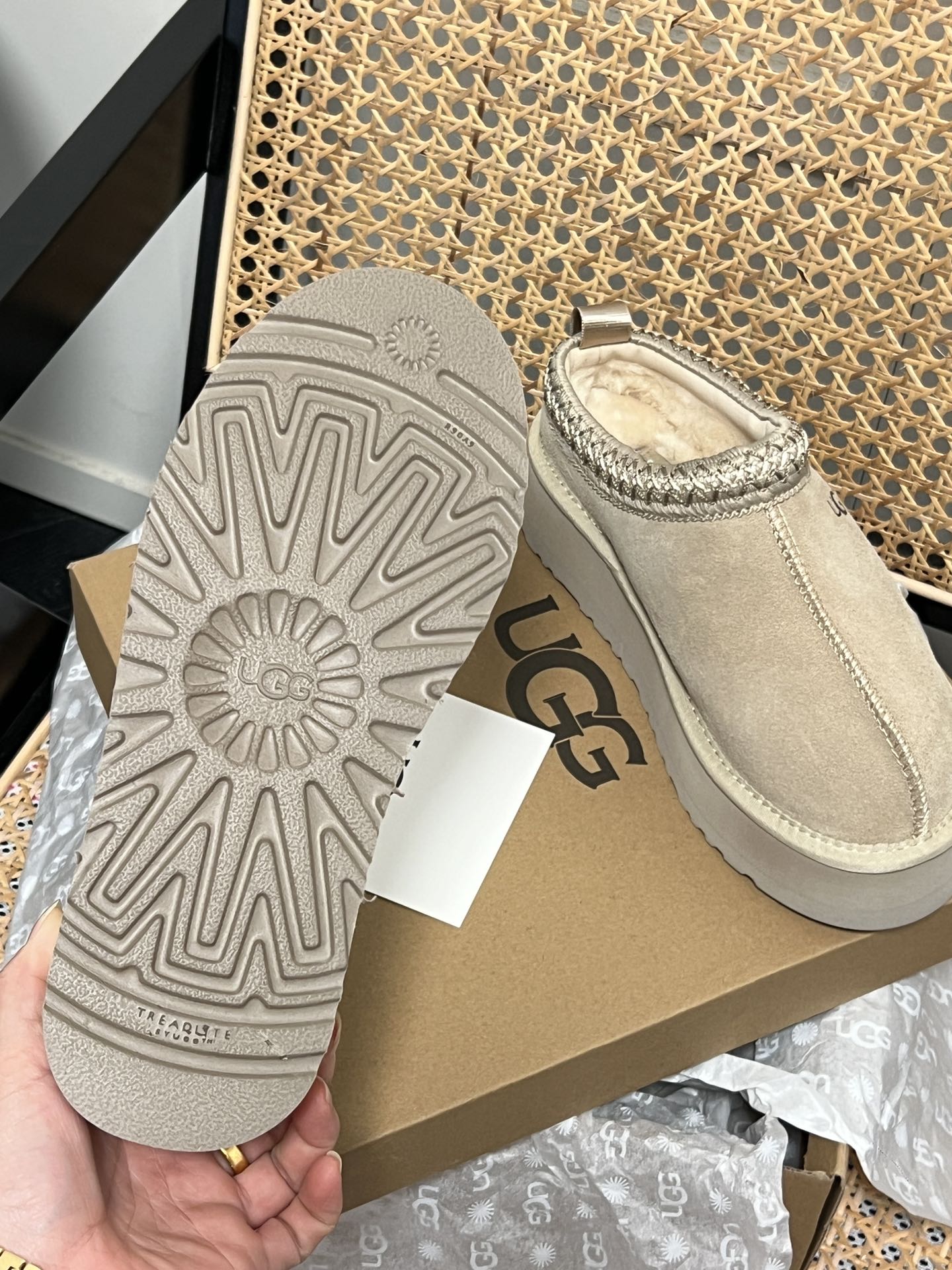 Winter thick-soled fur boots