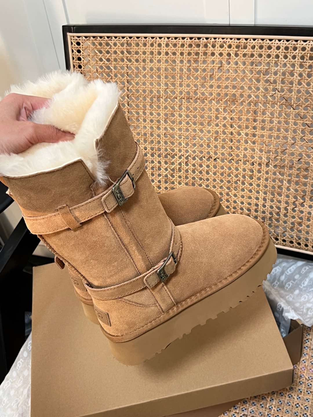 Knight boots