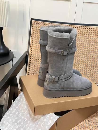 Knight boots