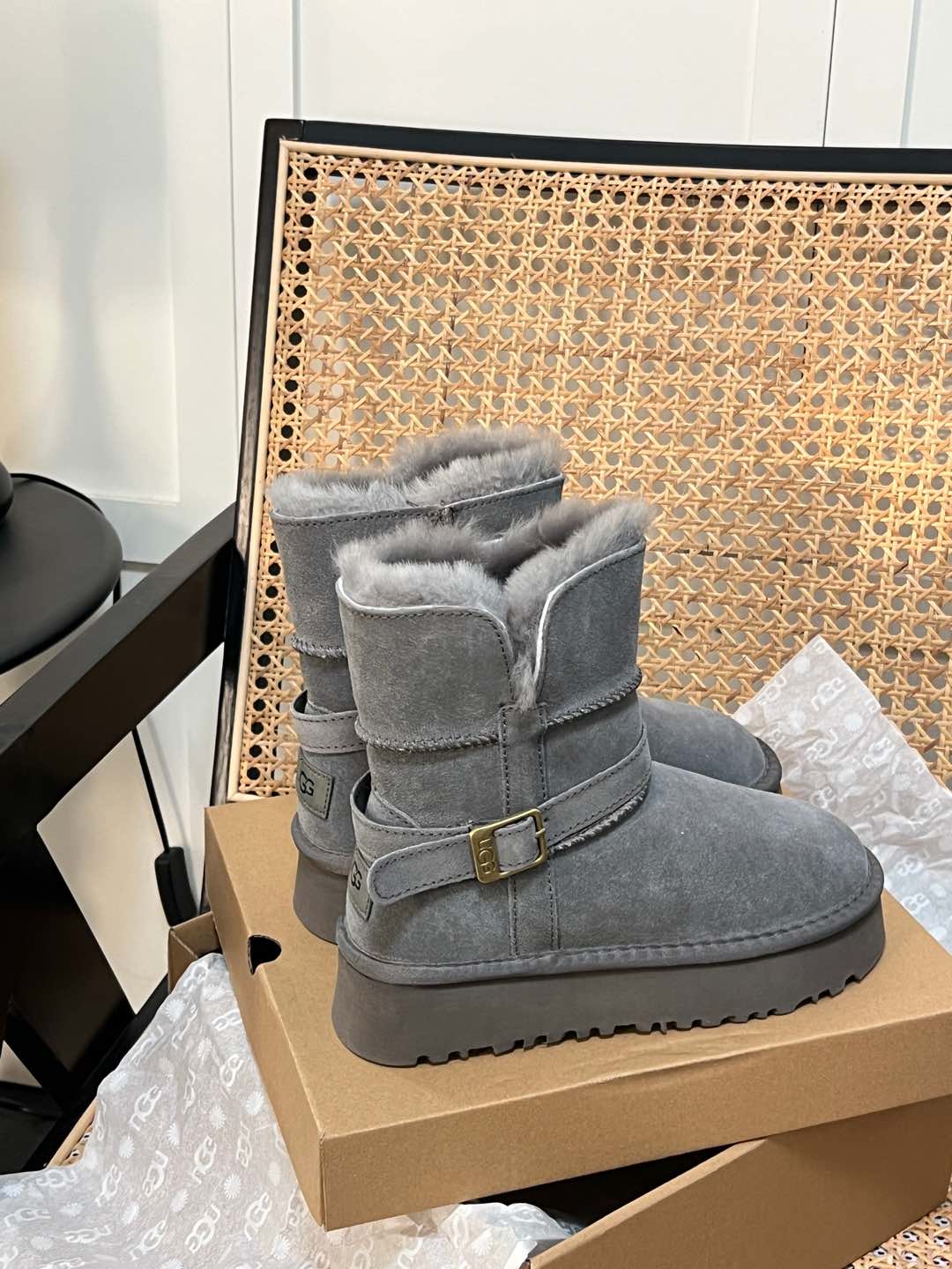 Knight boots
