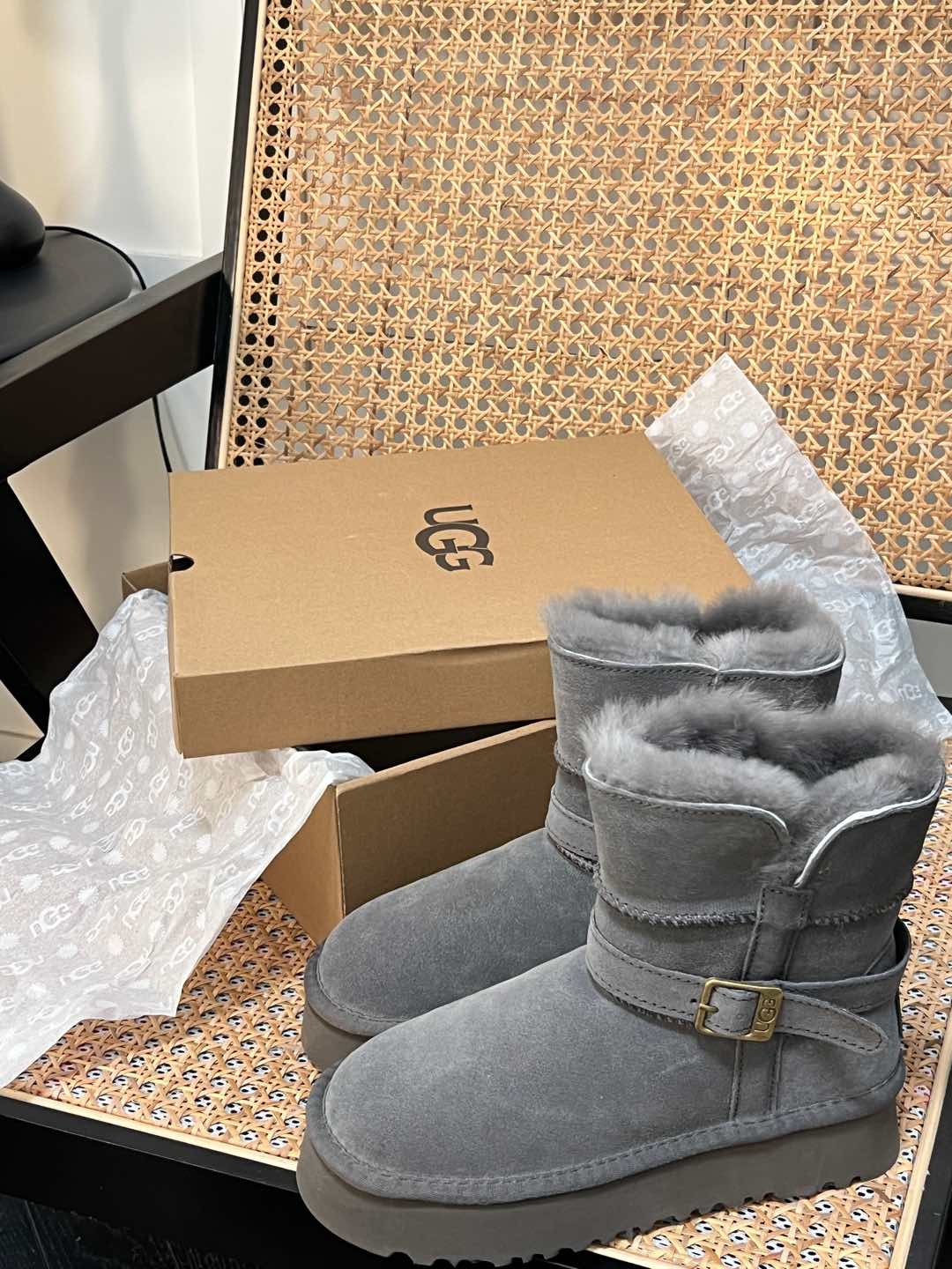 Knight boots