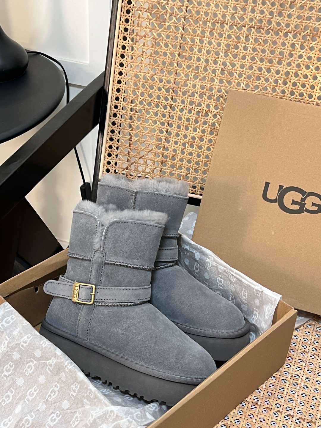 Knight boots