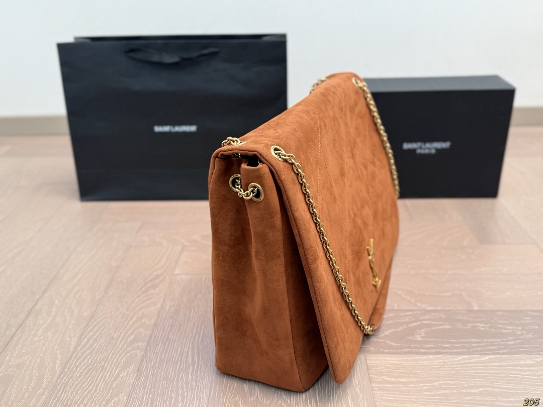 Diamond-patterned bag