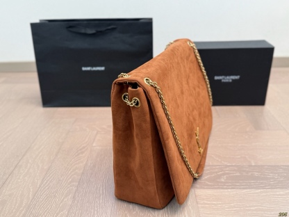 Diamond-patterned bag