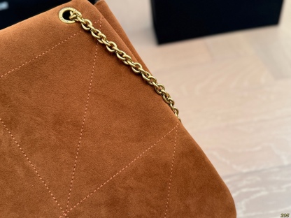 Diamond-patterned bag