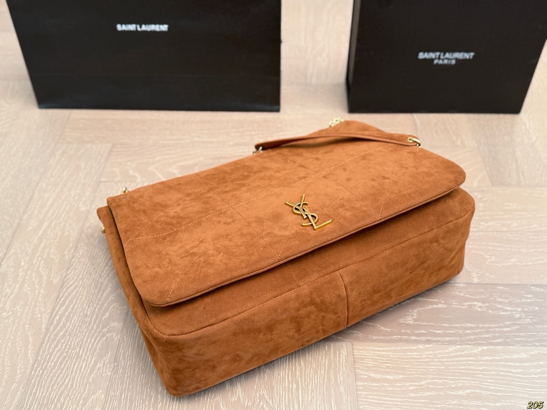 Diamond-patterned bag